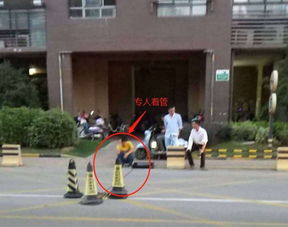 什么仇什么怨 這個小區門口竟然用上了破 胎 器 還有專人看管